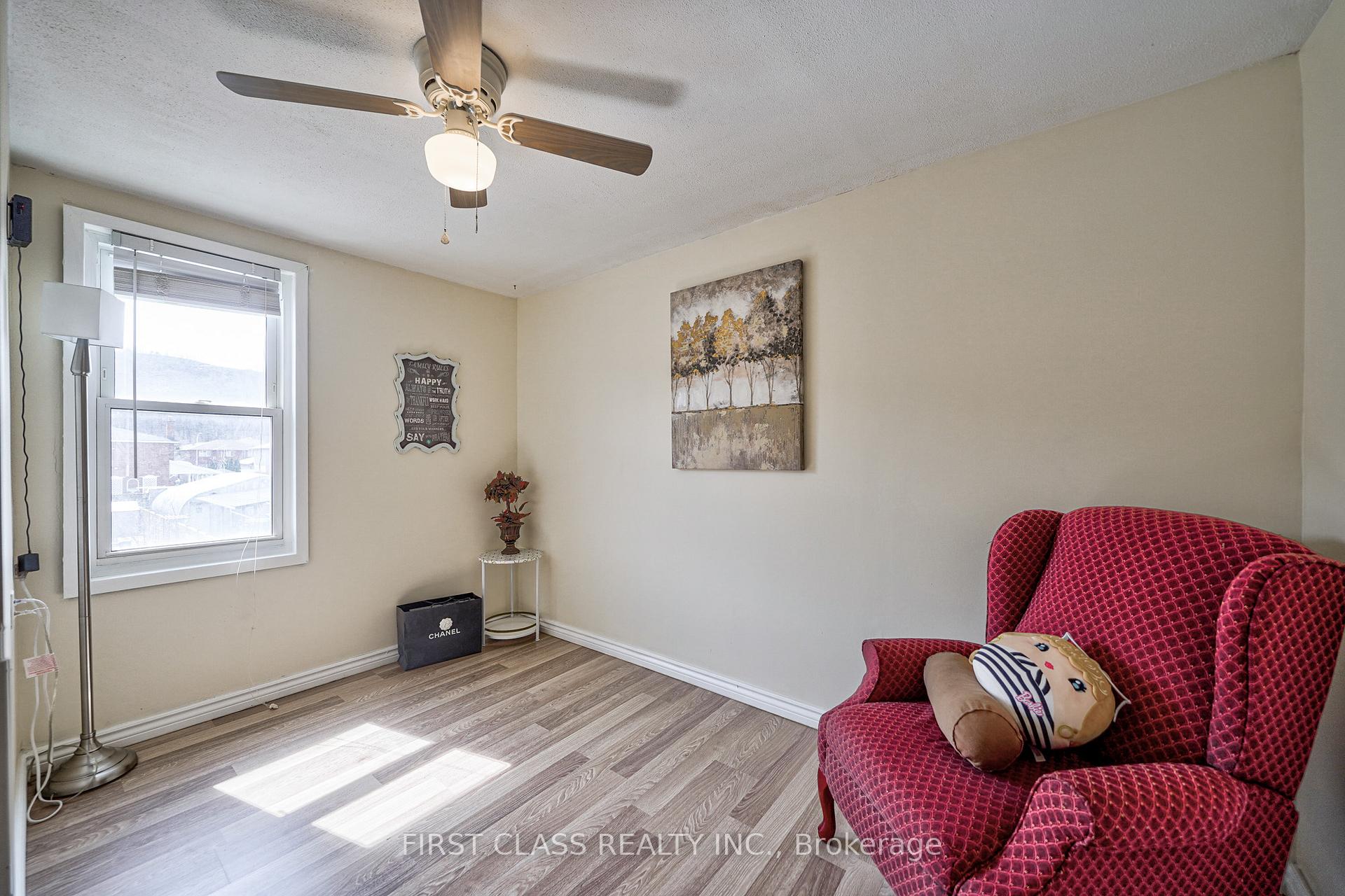 Photo 14 of 260 King Street E, Hamilton, Stoney Creek — HOMEH