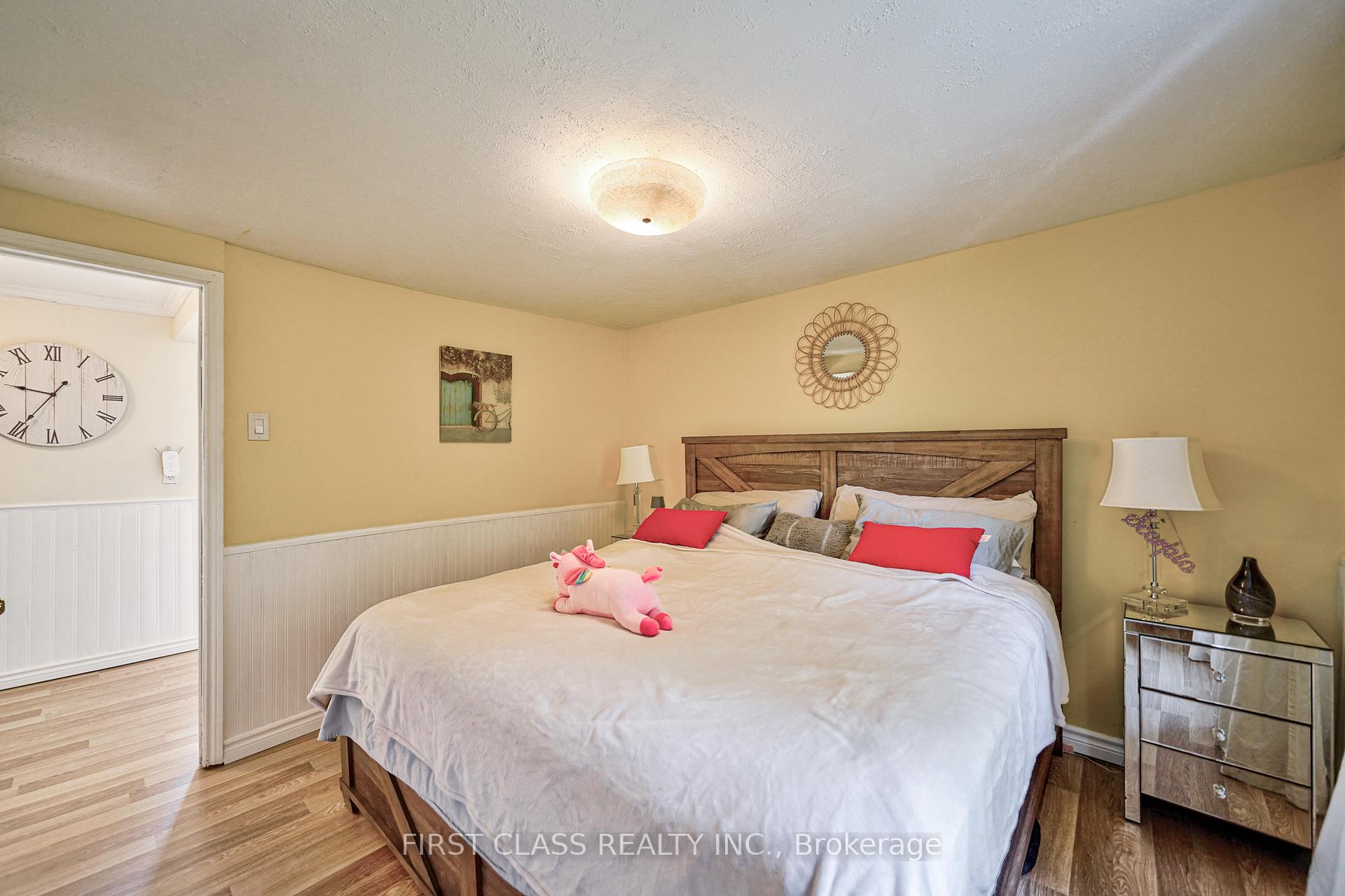 Photo 42 of 260 King Street E, Hamilton, Stoney Creek — HOMEH
