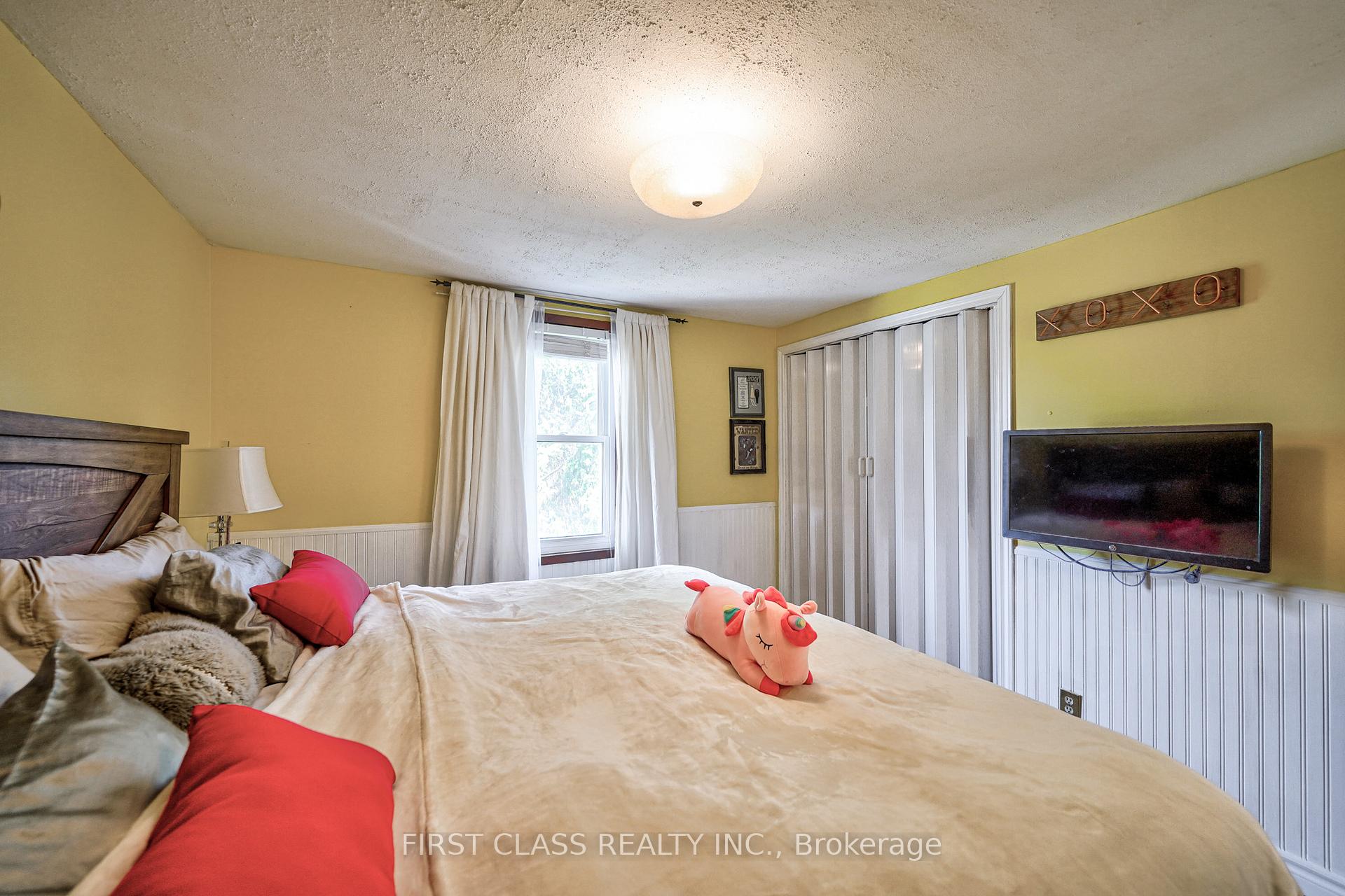 Photo 30 of 260 King Street E, Hamilton, Stoney Creek — HOMEH