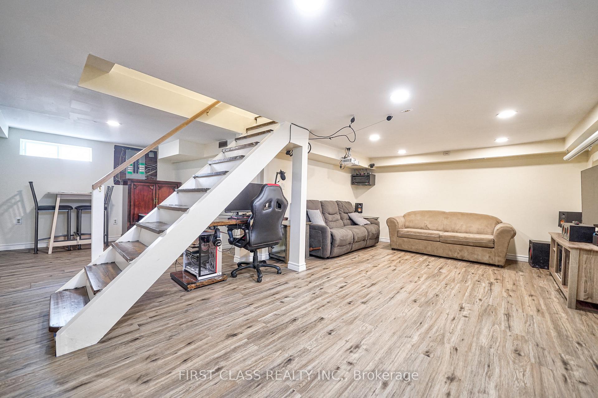Photo 41 of 260 King Street E, Hamilton, Stoney Creek — HOMEH