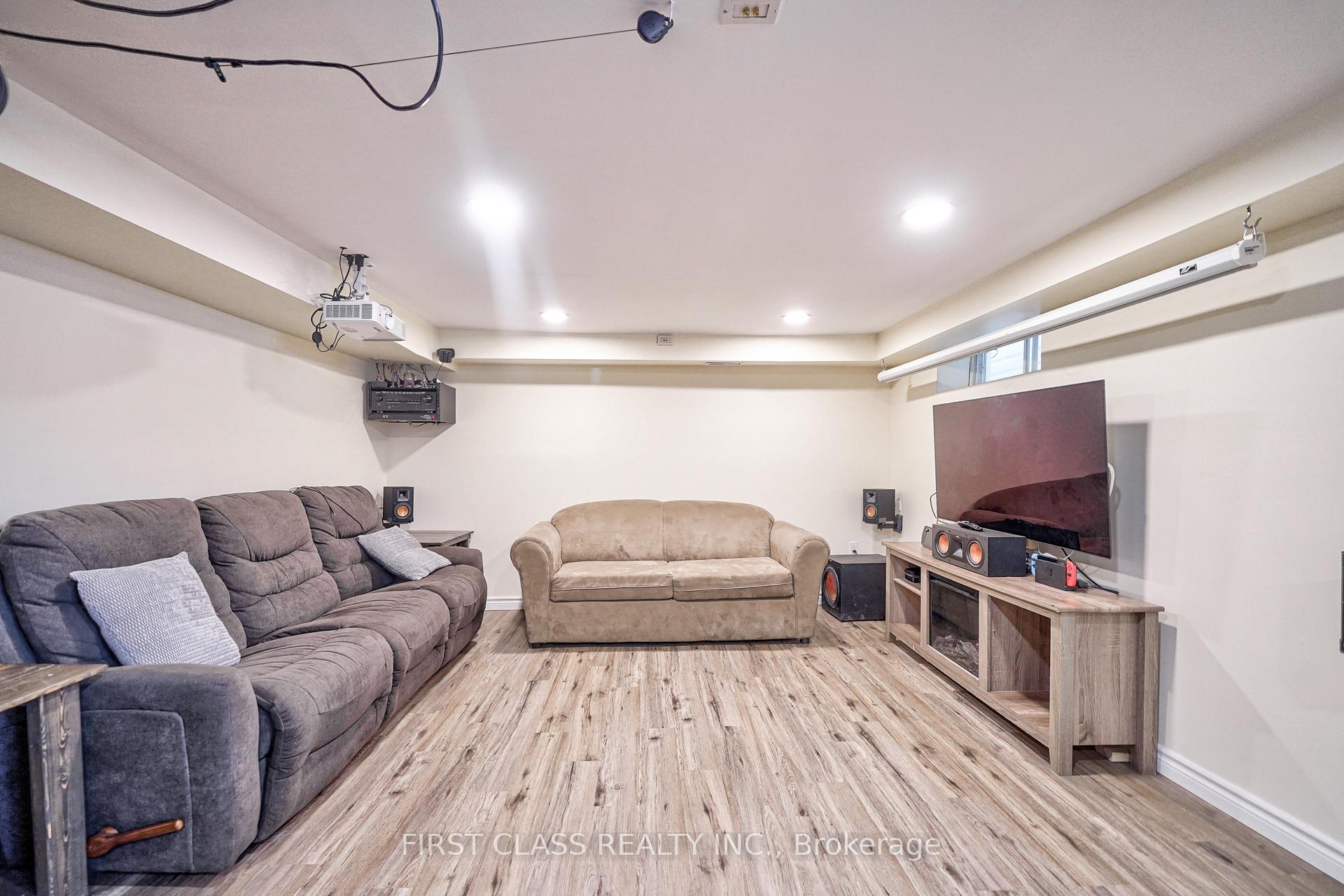 Photo 27 of 260 King Street E, Hamilton, Stoney Creek — HOMEH