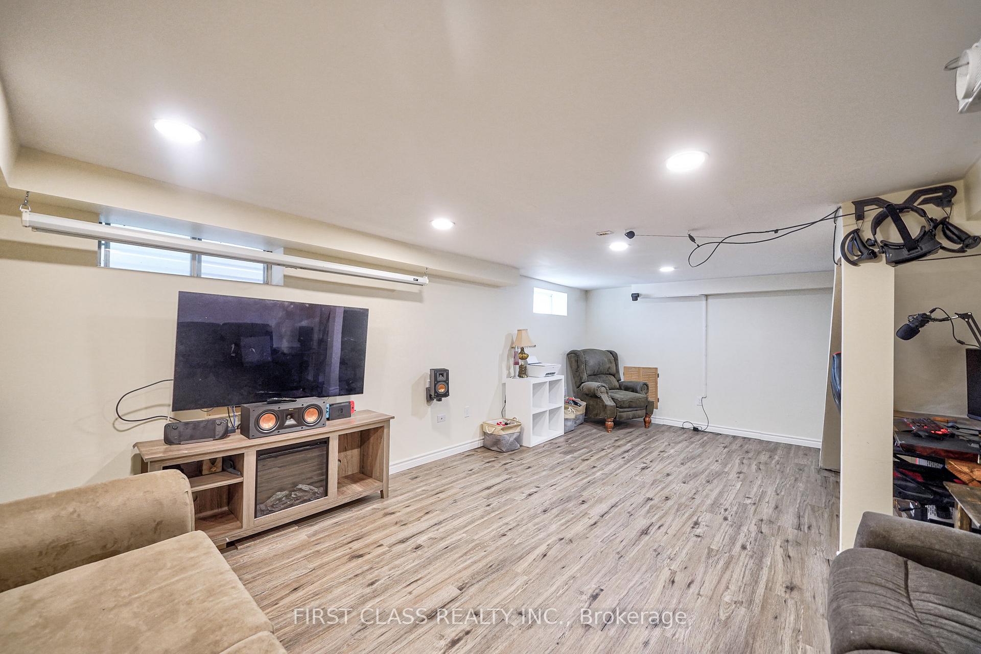 Photo 46 of 260 King Street E, Hamilton, Stoney Creek — HOMEH