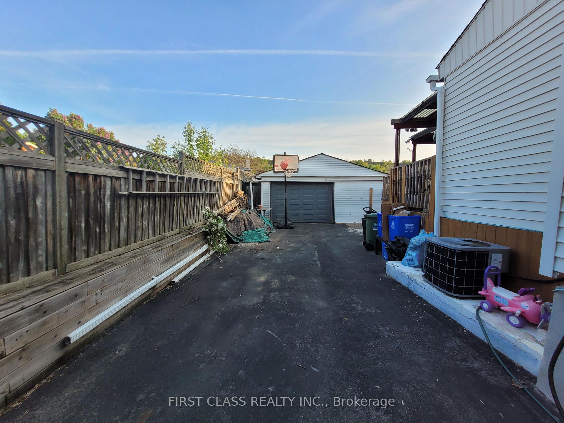 Photo 50 of 260 King Street E, Hamilton, Stoney Creek — HOMEH
