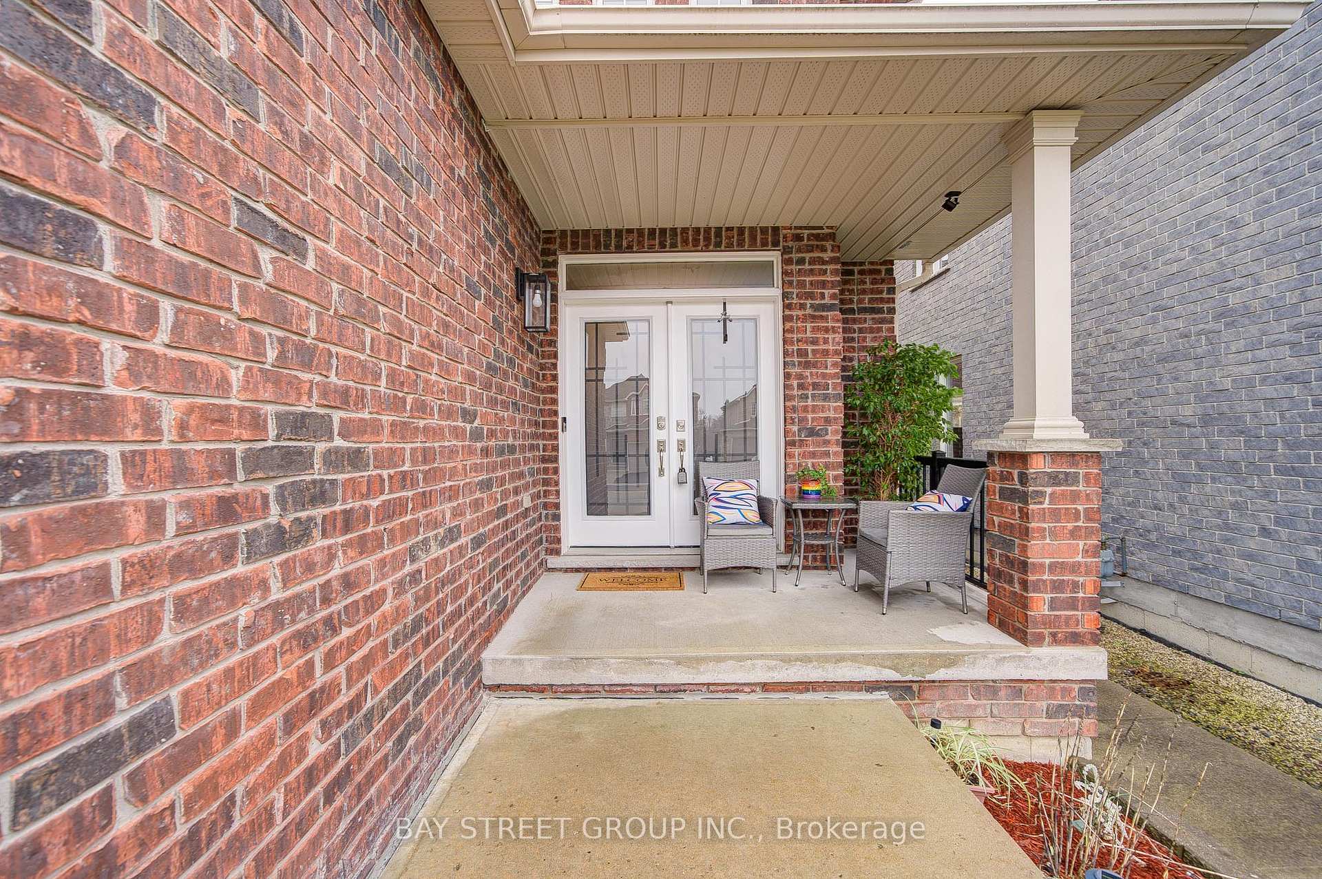 Photo 4 of 77 Graihawk Drive, Barrie, Ardagh — HOMEH