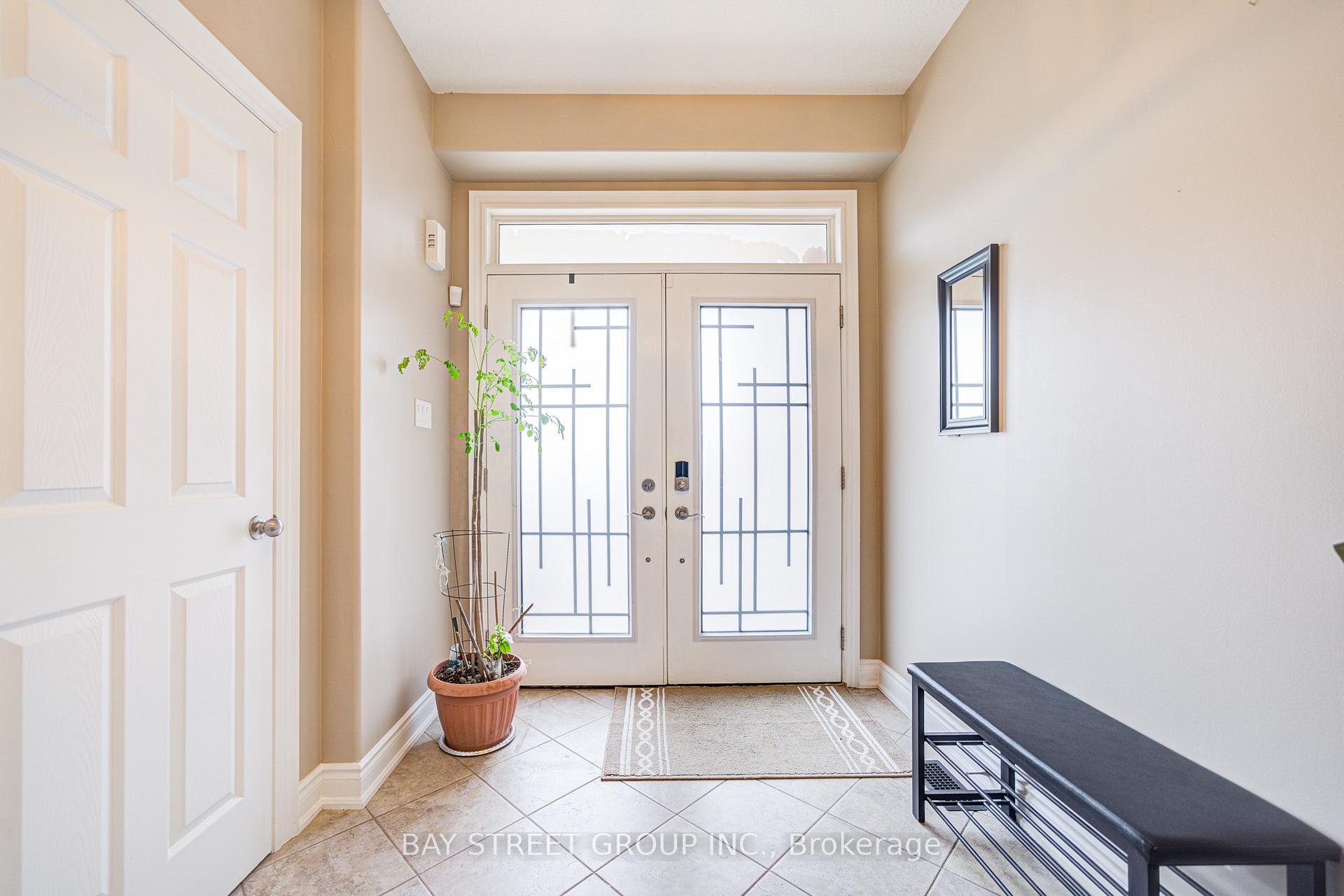 Photo 2 of 77 Graihawk Drive, Barrie, Ardagh — HOMEH