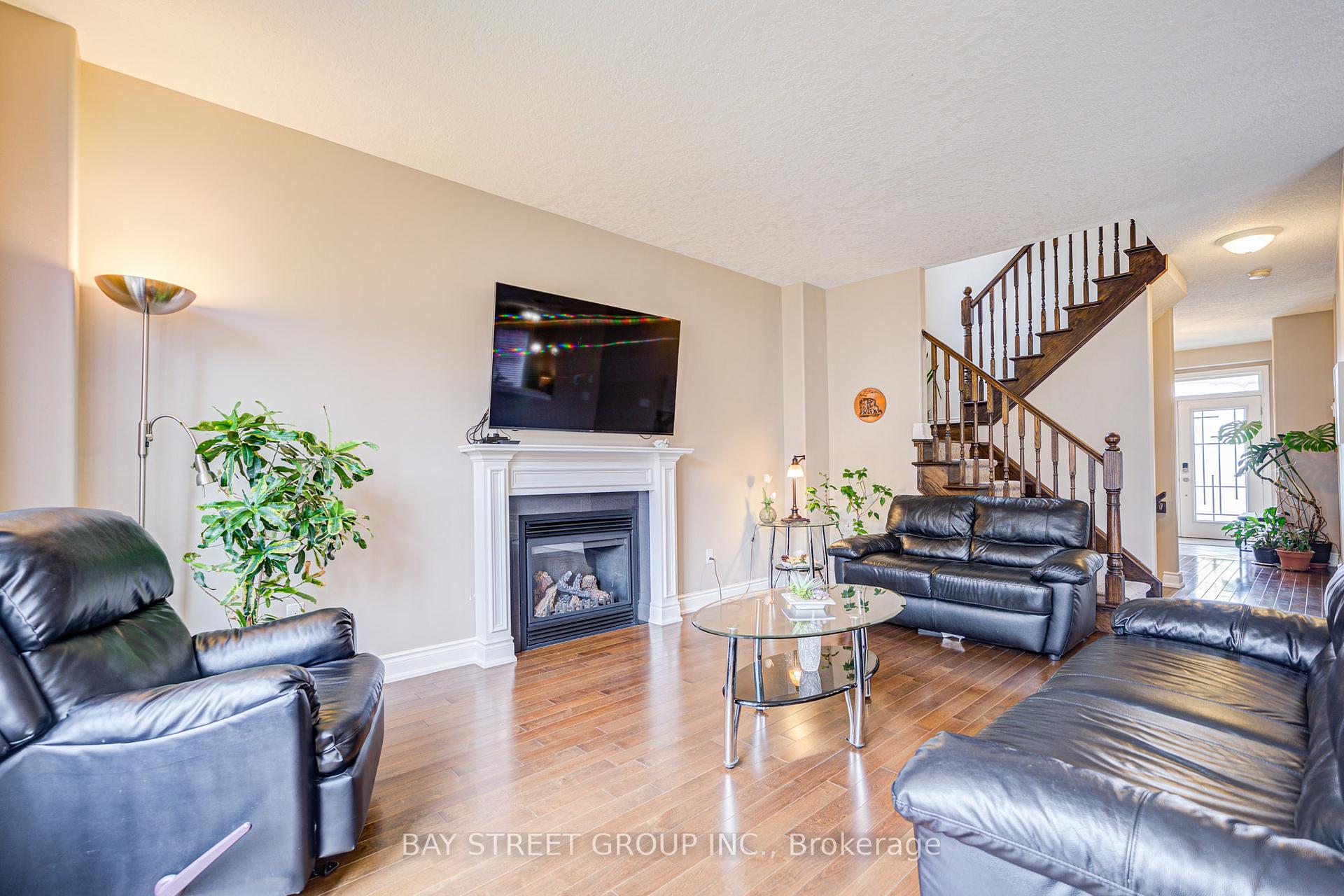 Photo 45 of 77 Graihawk Drive, Barrie, Ardagh — HOMEH