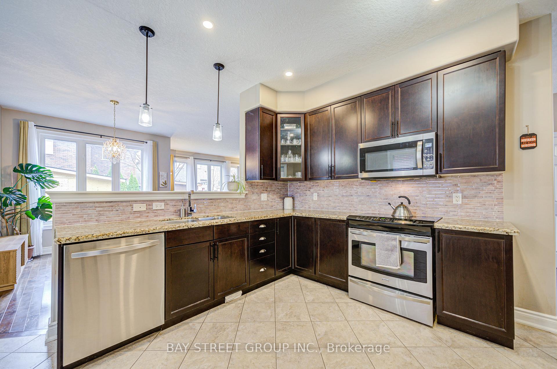 Photo 14 of 77 Graihawk Drive, Barrie, Ardagh — HOMEH