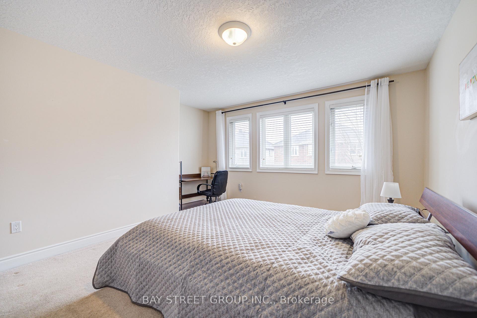Photo 19 of 77 Graihawk Drive, Barrie, Ardagh — HOMEH