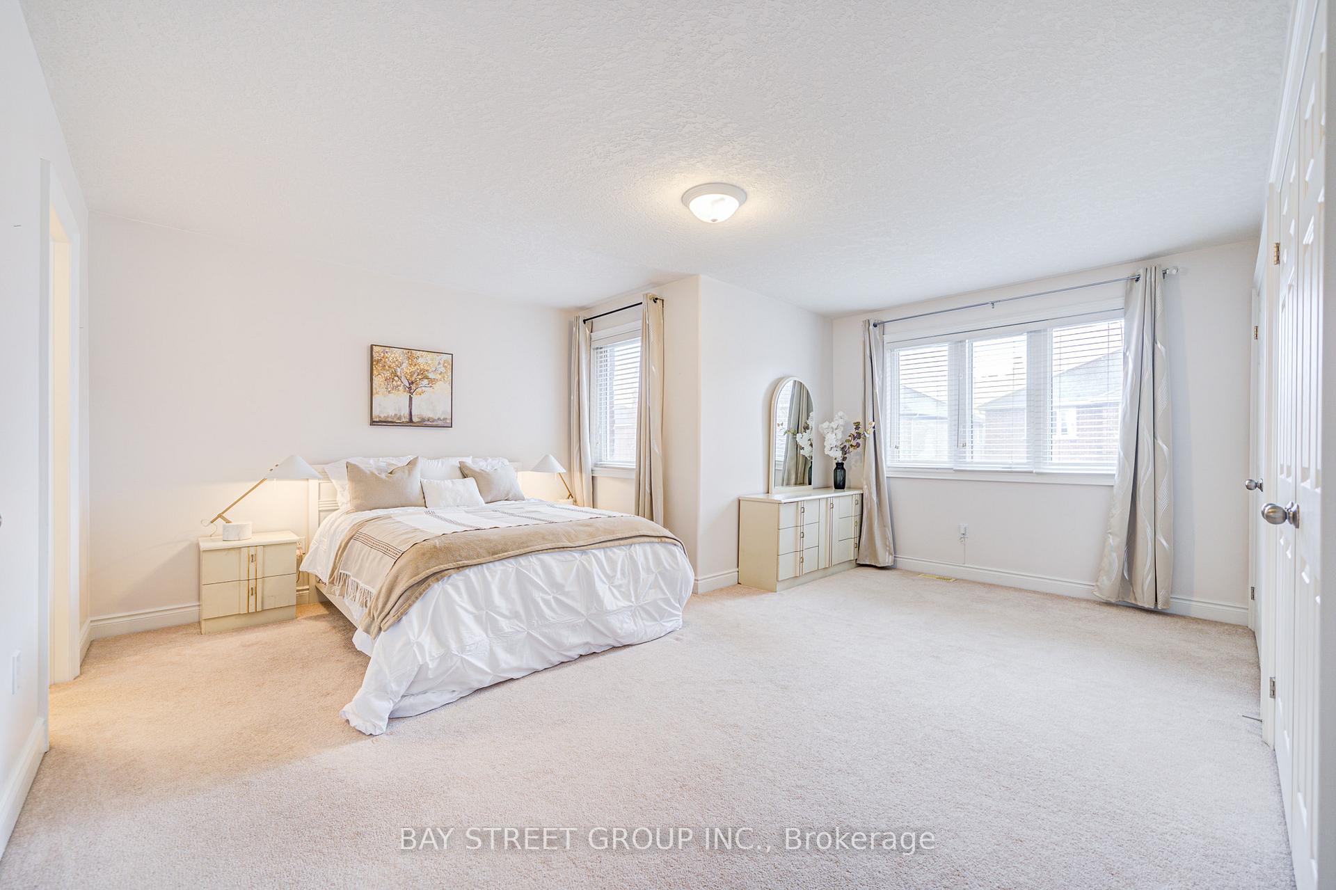 Photo 23 of 77 Graihawk Drive, Barrie, Ardagh — HOMEH