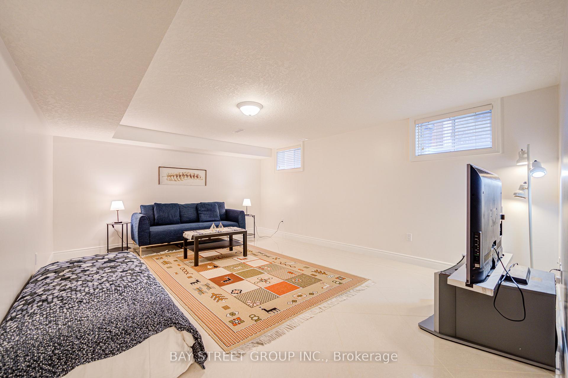 Photo 36 of 77 Graihawk Drive, Barrie, Ardagh — HOMEH