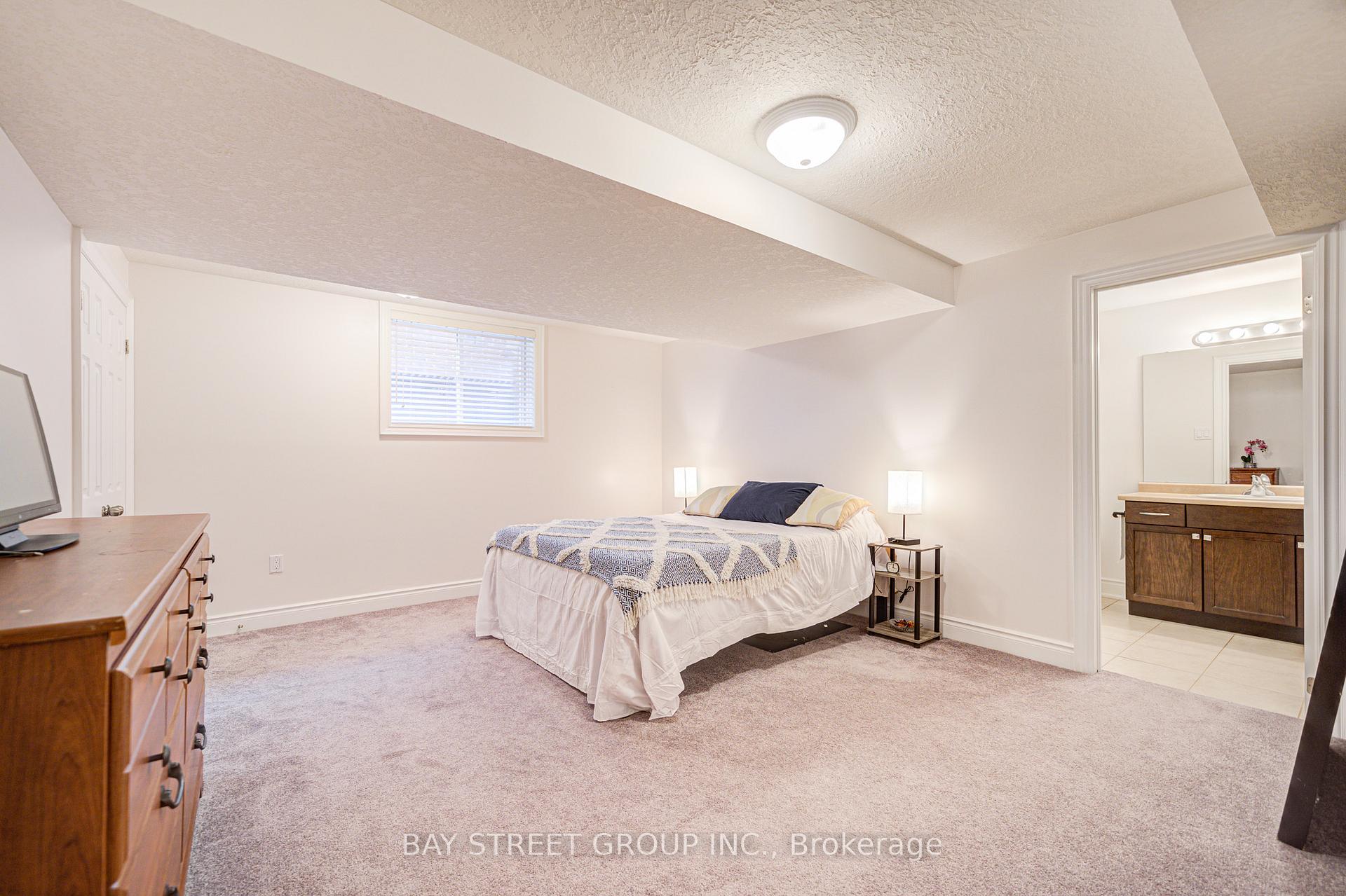 Photo 38 of 77 Graihawk Drive, Barrie, Ardagh — HOMEH