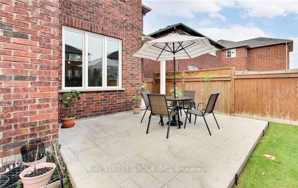 Photo 37 of 77 Graihawk Drive, Barrie, Ardagh — HOMEH
