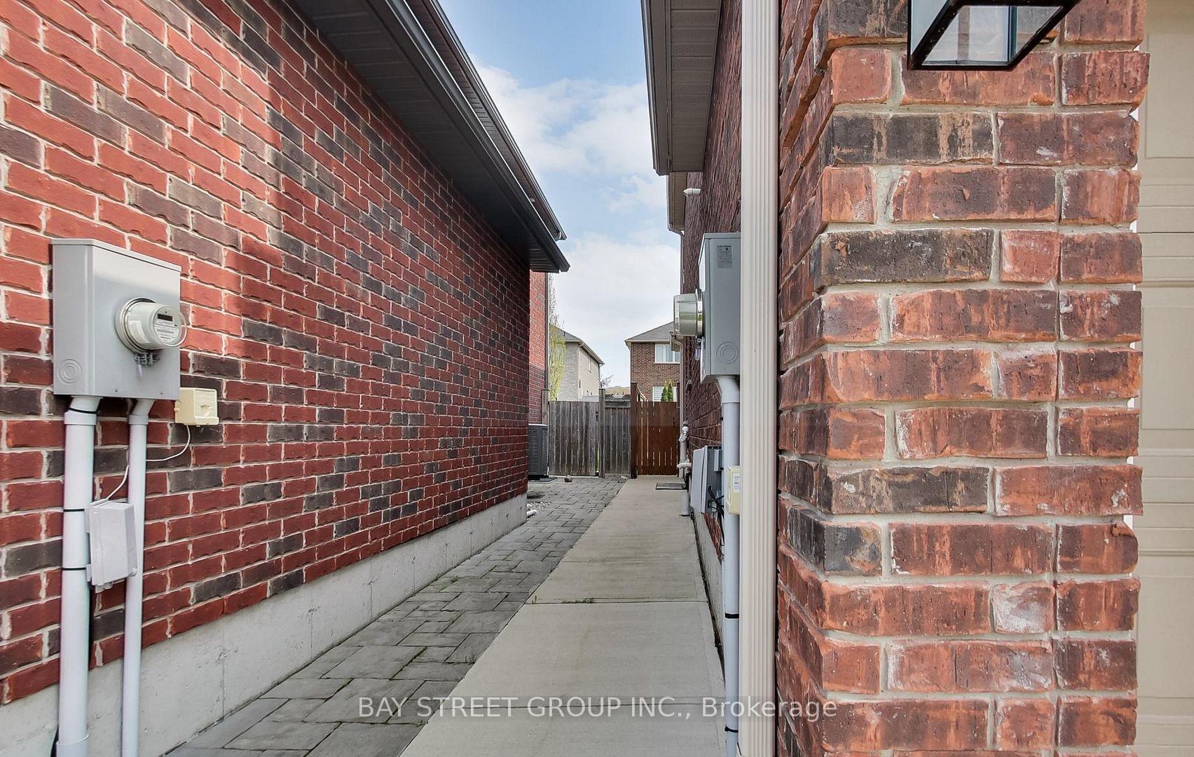 Photo 35 of 77 Graihawk Drive, Barrie, Ardagh — HOMEH