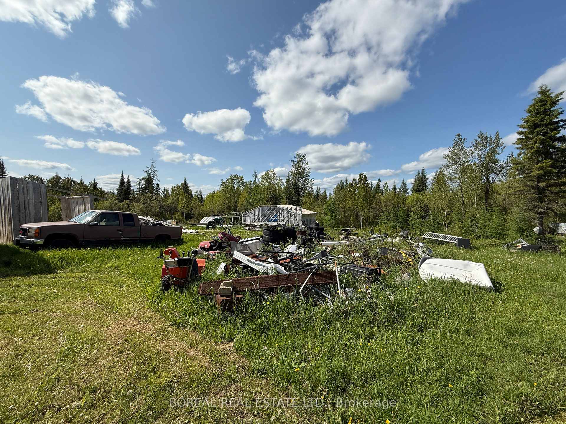Photo 24 of 295-299 Bentley Lake Road, Cochrane — HOMEH
