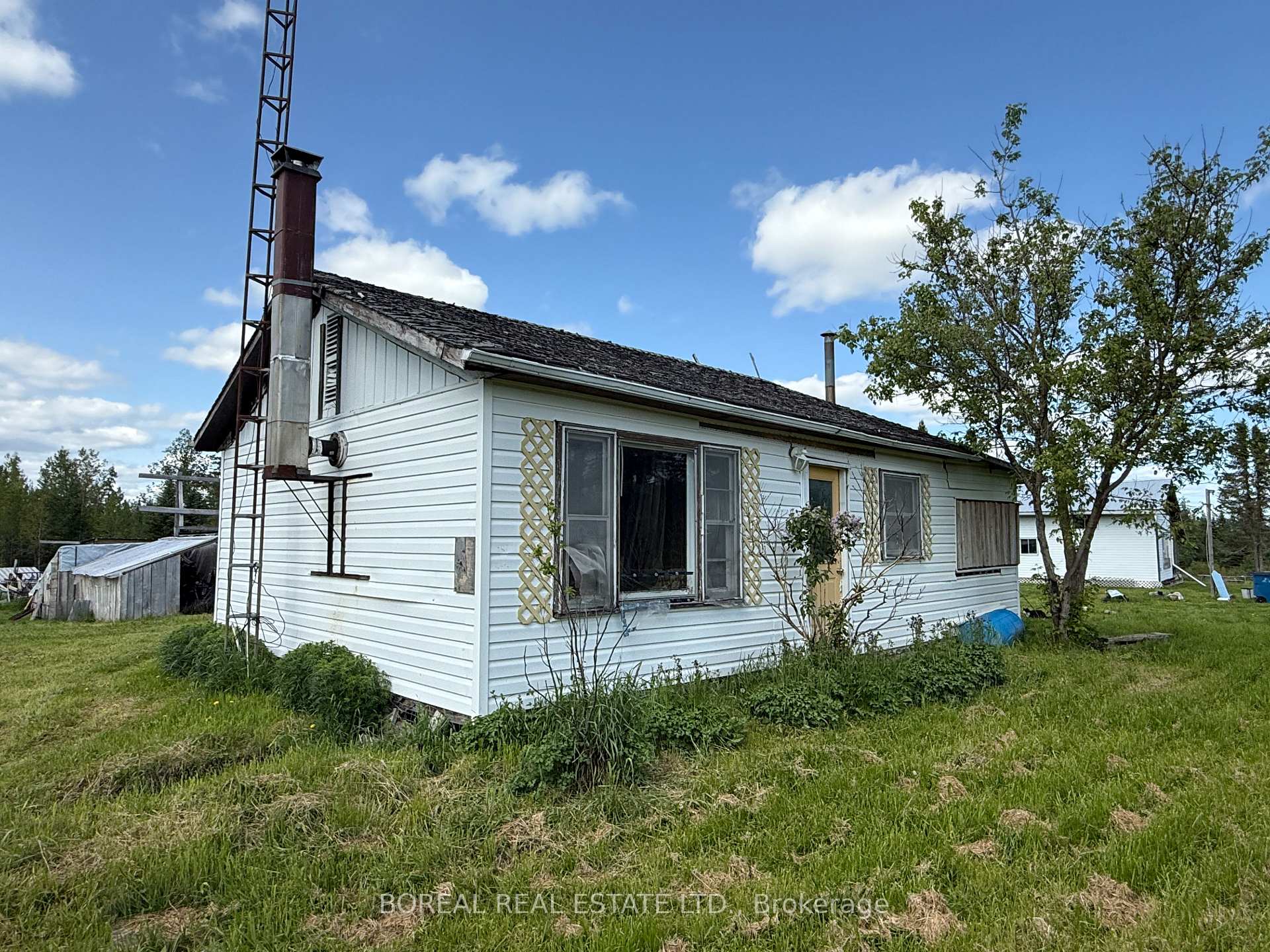 Photo 33 of 295-299 Bentley Lake Road, Cochrane — HOMEH