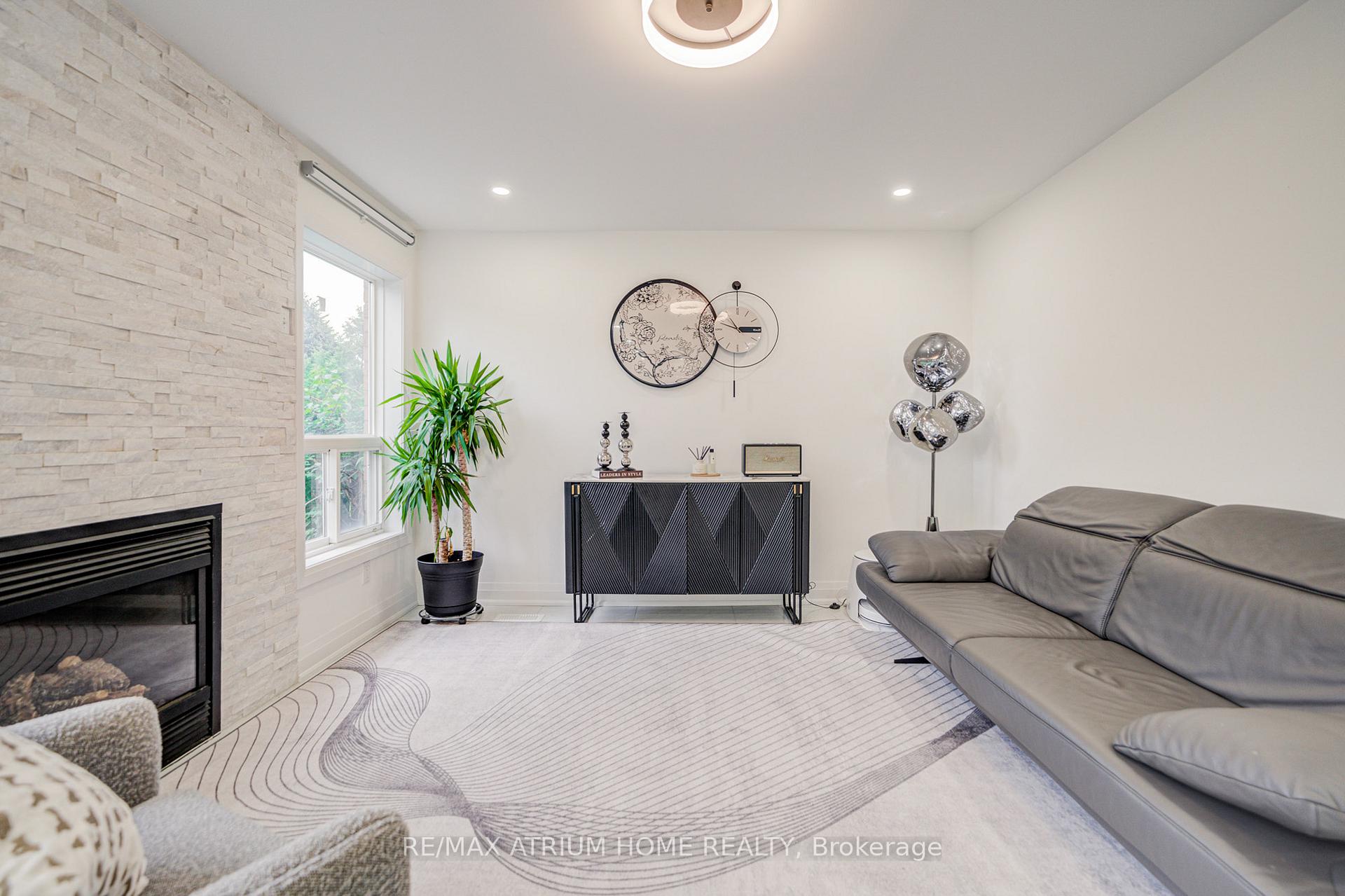 Photo 12 of 37 Landsdown Crescent, Markham, Wismer — HOMEH