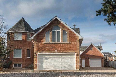 Front of 14 Antrim Court E