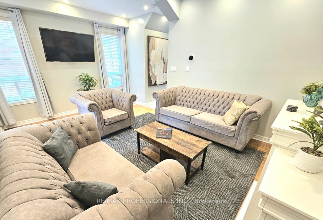 Photo 3 of 89 Calm Waters Crescent, Brampton, Madoc — HOMEH