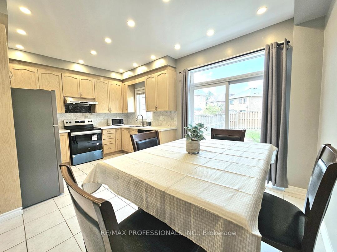 Photo 7 of 89 Calm Waters Crescent, Brampton, Madoc — HOMEH