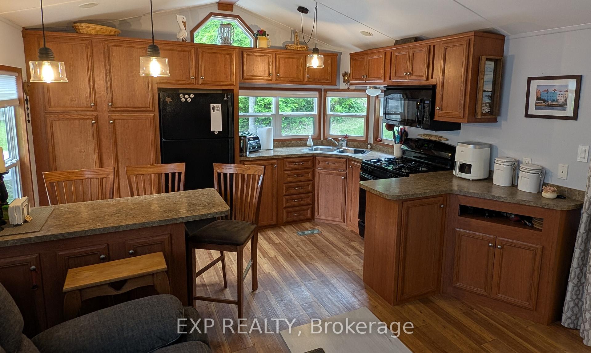 Photo 5 of Unit 198, 1082 Shamrock Marina Road, Gravenhurst, Morrison — HOMEH