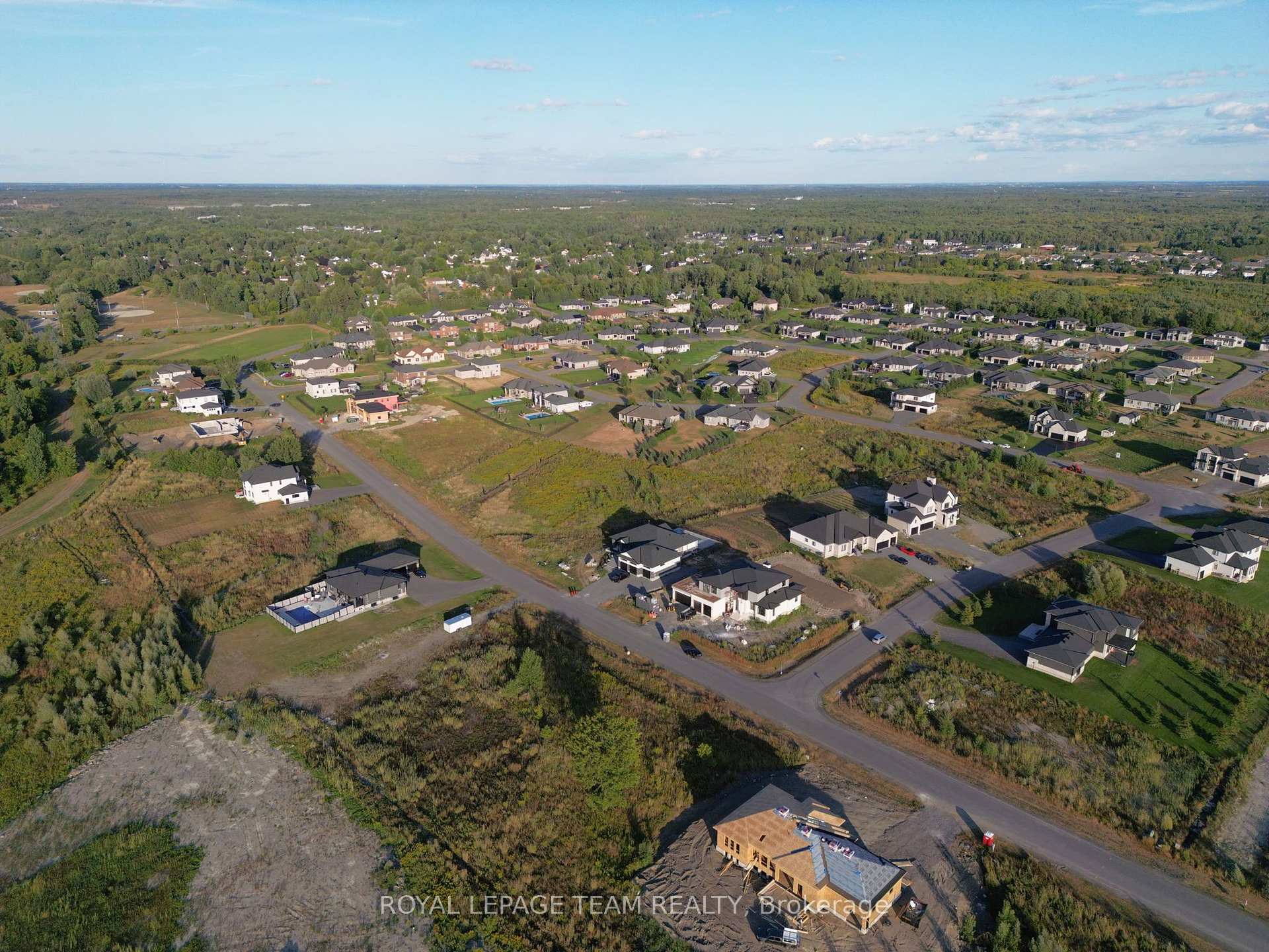 Photo 2 of 6750 Still Meadow Way, Ottawa, Greely — HOMEH