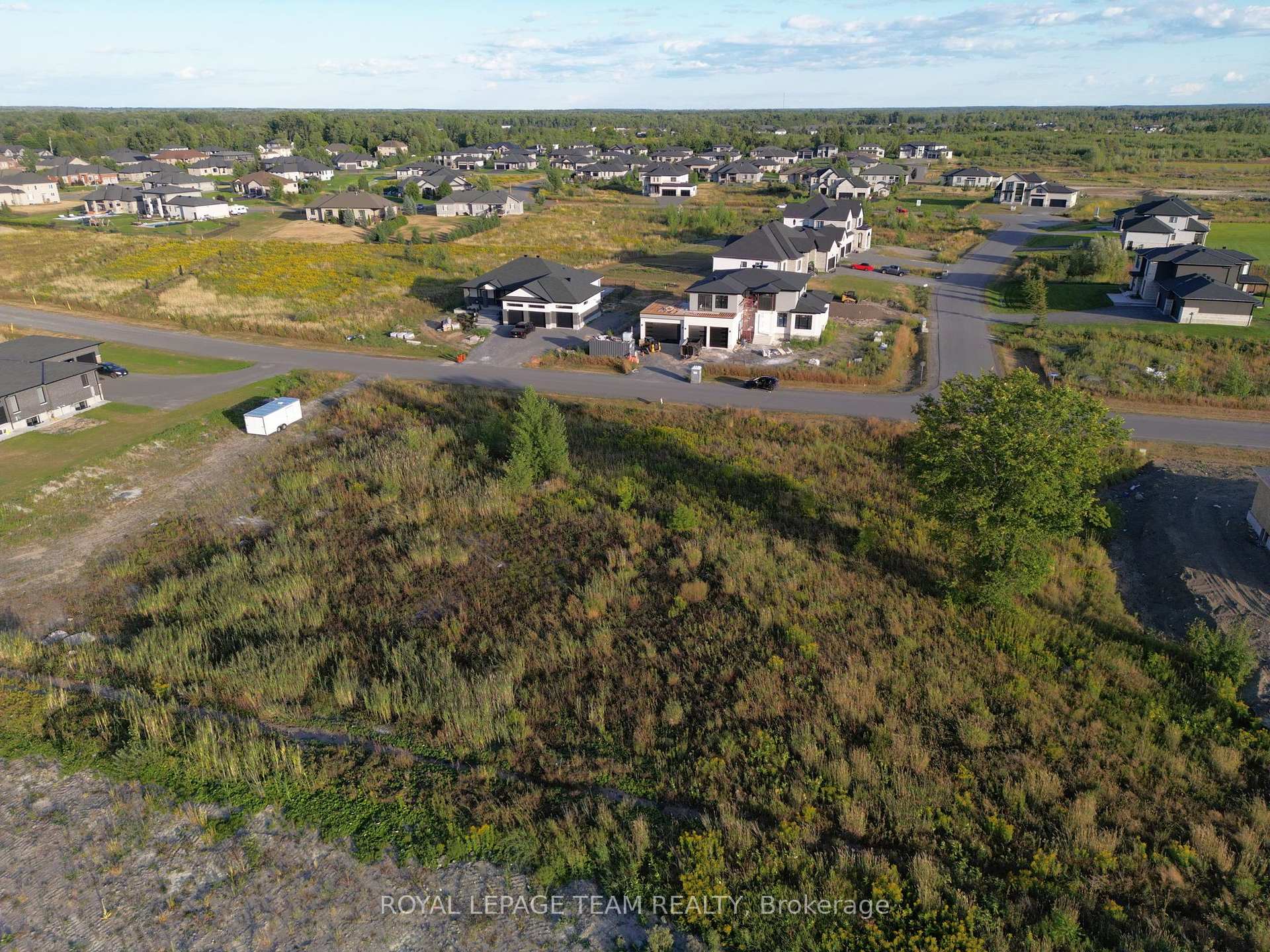Photo 5 of 6750 Still Meadow Way, Ottawa, Greely — HOMEH