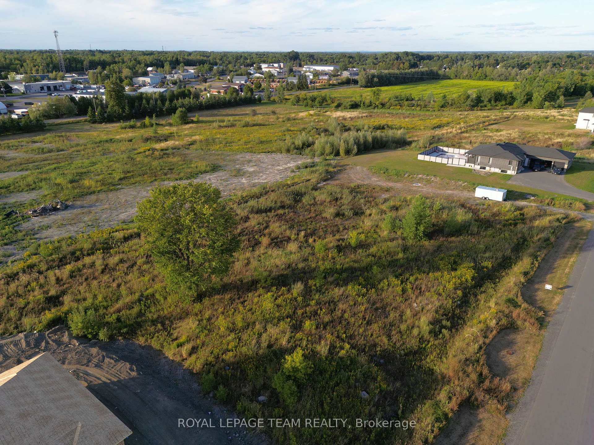 Photo 8 of 6750 Still Meadow Way, Ottawa, Greely — HOMEH
