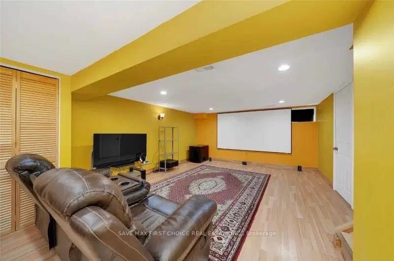 Photo 7 of 1249 Indian Road, Mississauga, Lorne Park — HOMEH