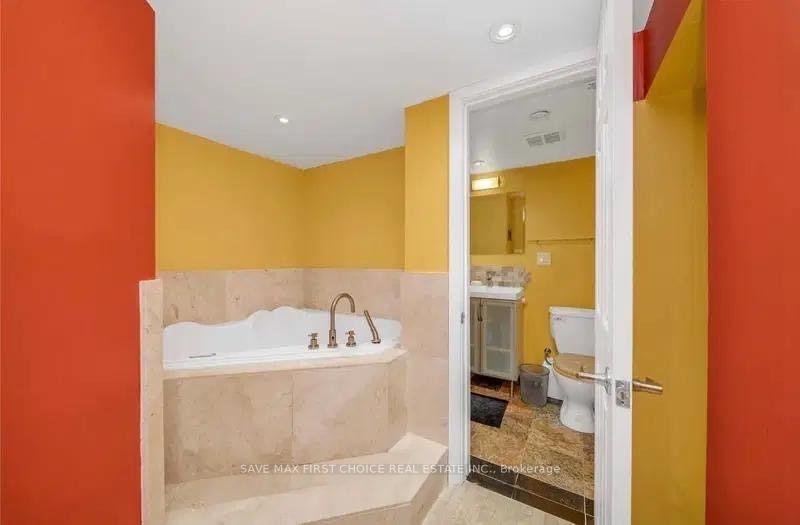 Photo 13 of 1249 Indian Road, Mississauga, Lorne Park — HOMEH