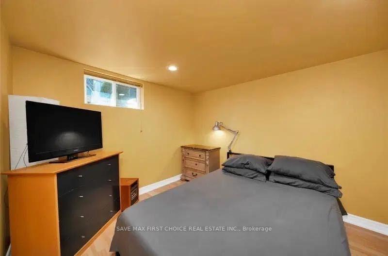 Photo 10 of 1249 Indian Road, Mississauga, Lorne Park — HOMEH