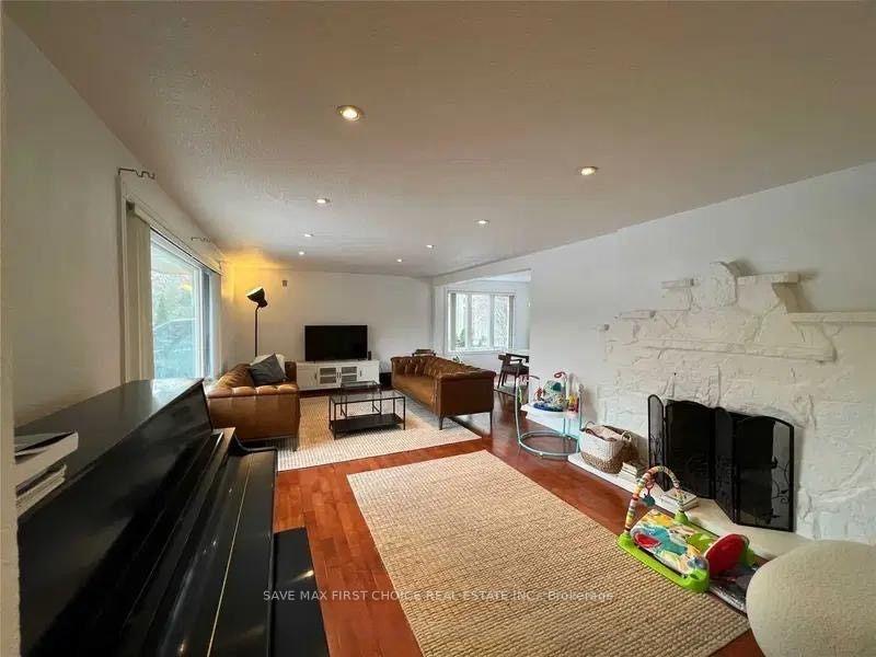 Photo 15 of 1249 Indian Road, Mississauga, Lorne Park — HOMEH