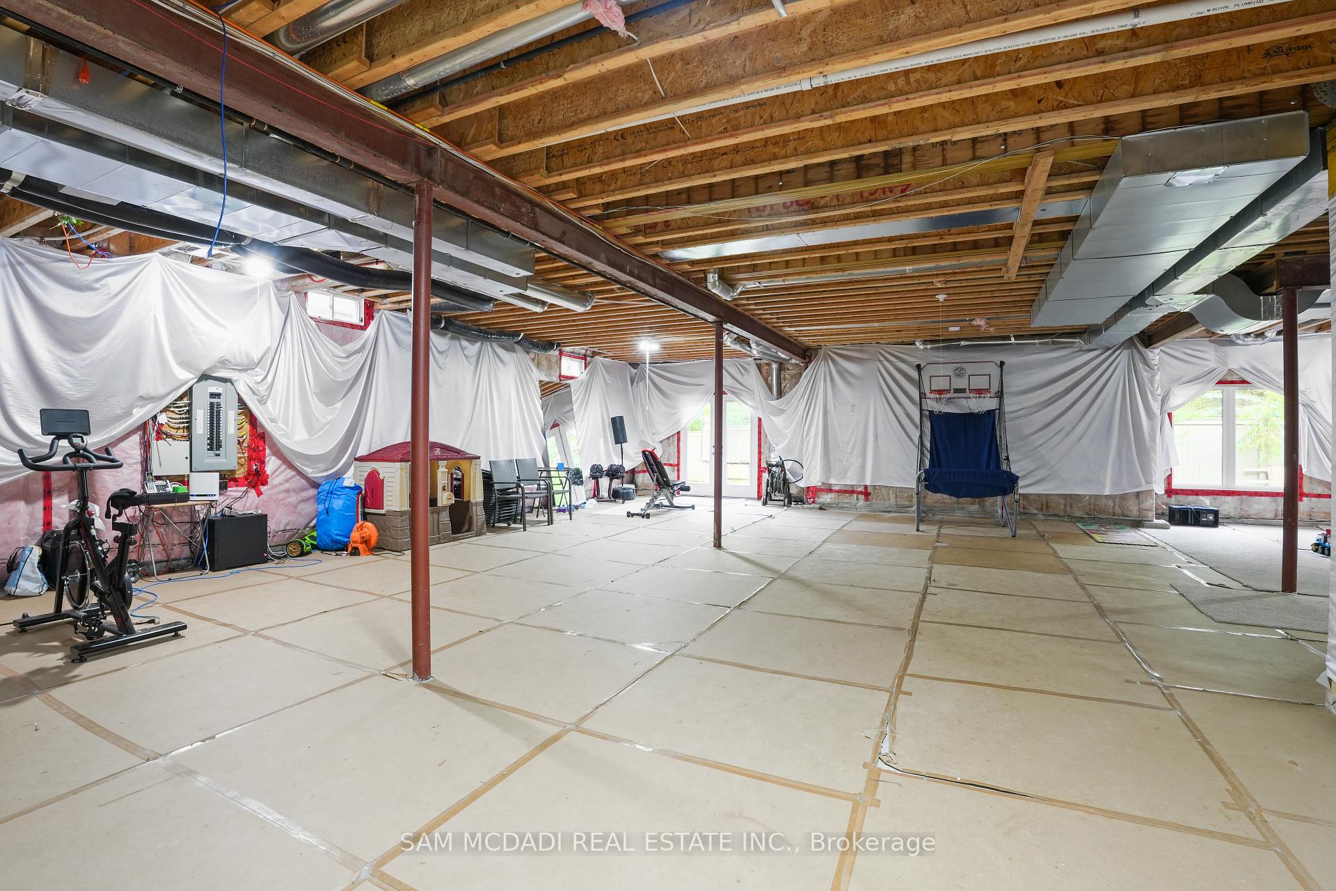 Photo 32 of 11 Burlwood Road, Brampton, Vales of Castlemore — HOMEH