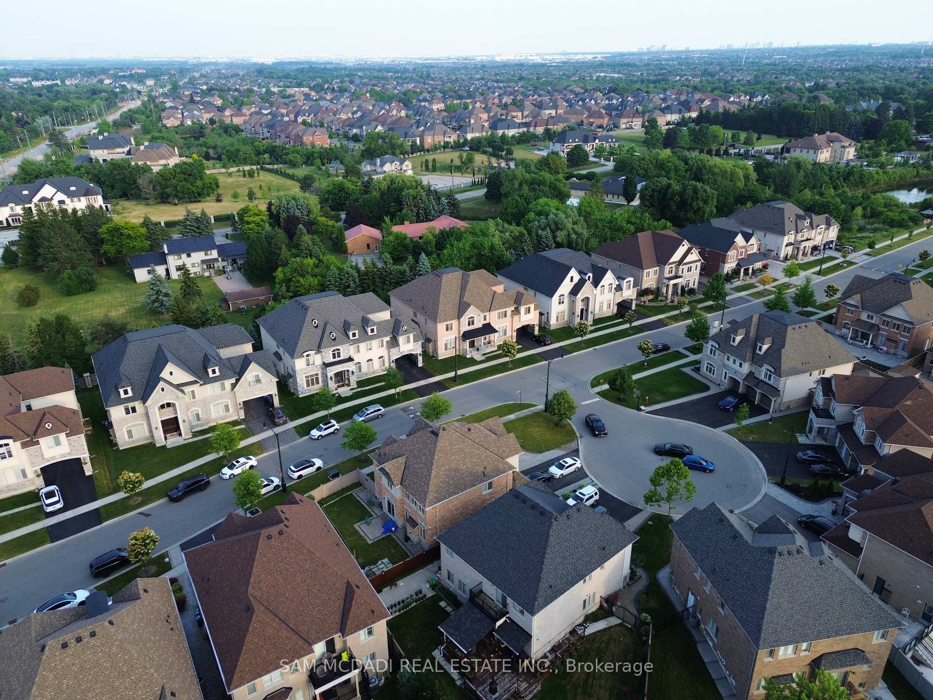 Photo 34 of 11 Burlwood Road, Brampton, Vales of Castlemore — HOMEH