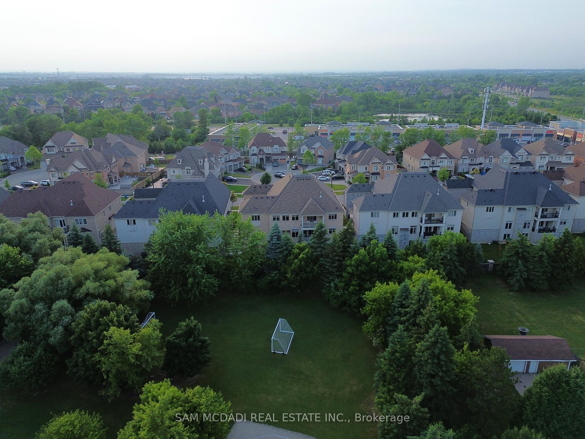 Photo 33 of 11 Burlwood Road, Brampton, Vales of Castlemore — HOMEH