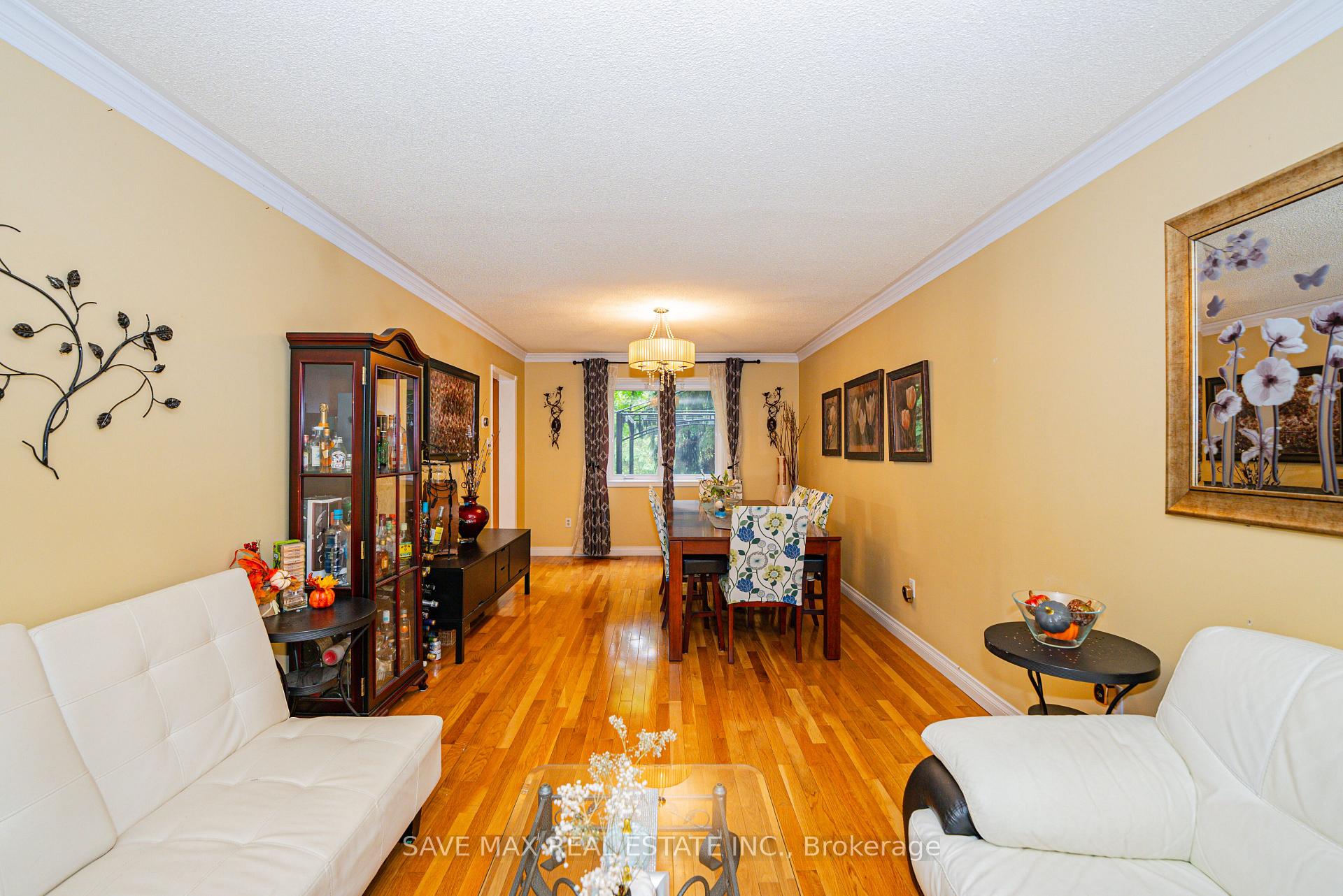Photo 4 of 62 Laurelcrest Street, Brampton, Westgate — HOMEH
