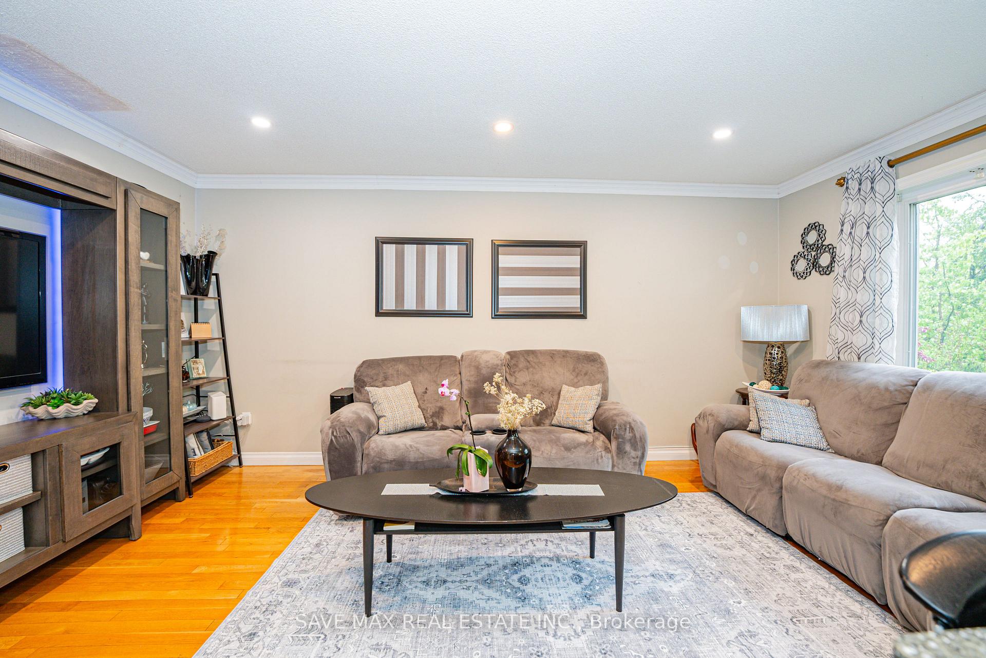 Photo 11 of 62 Laurelcrest Street, Brampton, Westgate — HOMEH