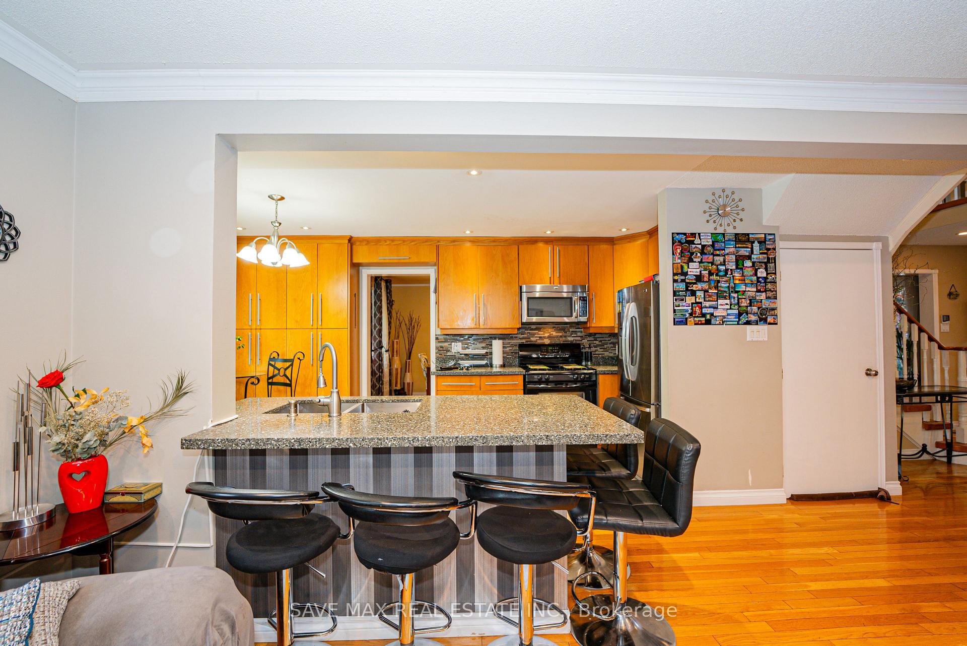 Photo 15 of 62 Laurelcrest Street, Brampton, Westgate — HOMEH