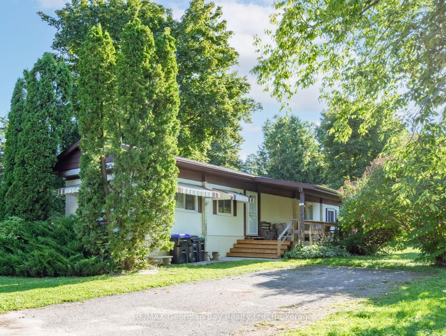 Front of 3 Lakeshore Road