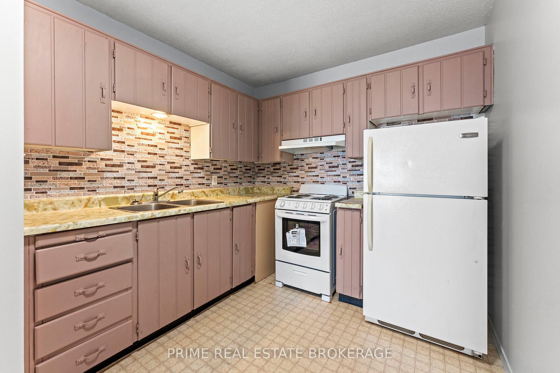 Photo 23 of 412 Ross Street, Huron-Kinloss — HOMEH
