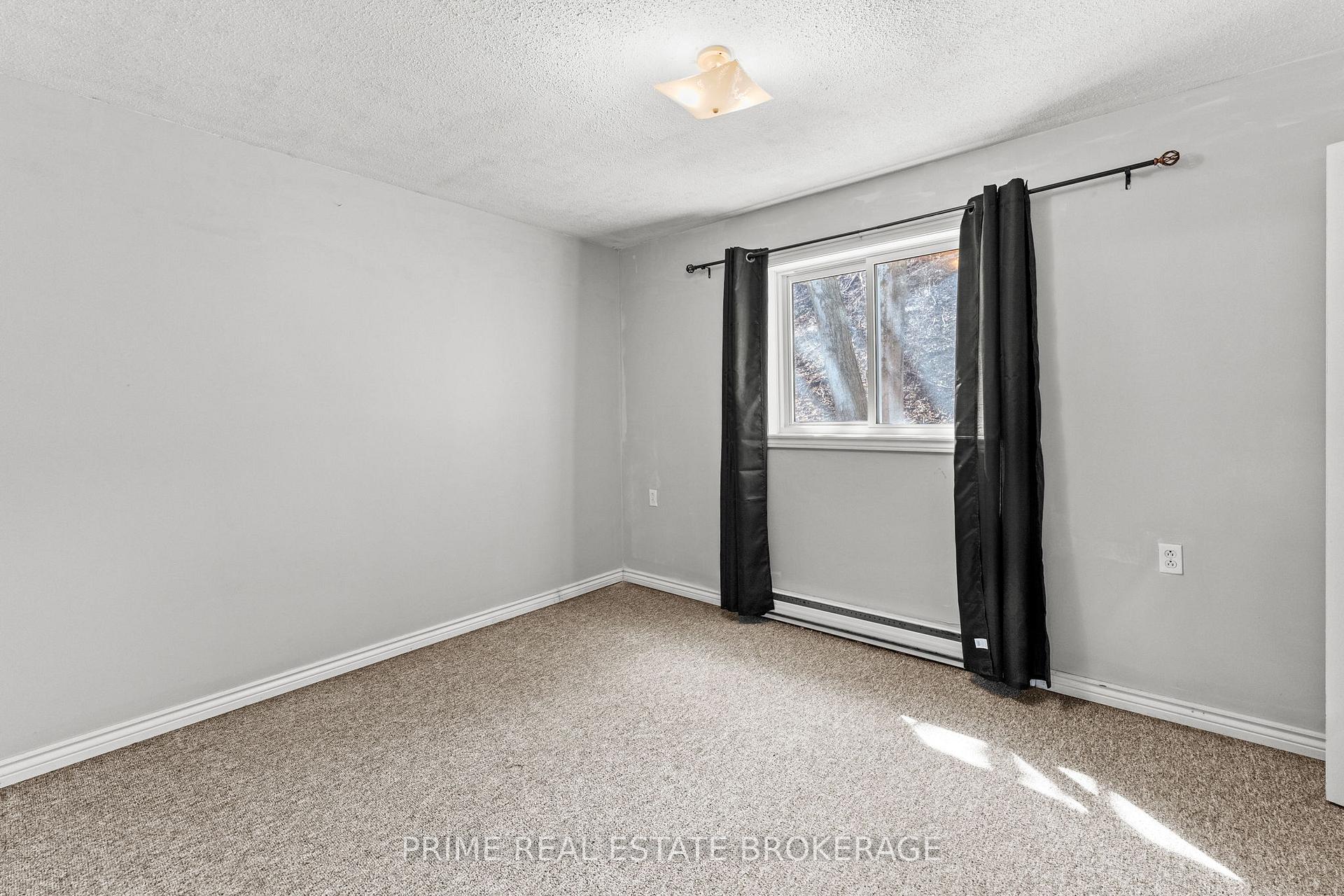 Photo 12 of 412 Ross Street, Huron-Kinloss — HOMEH