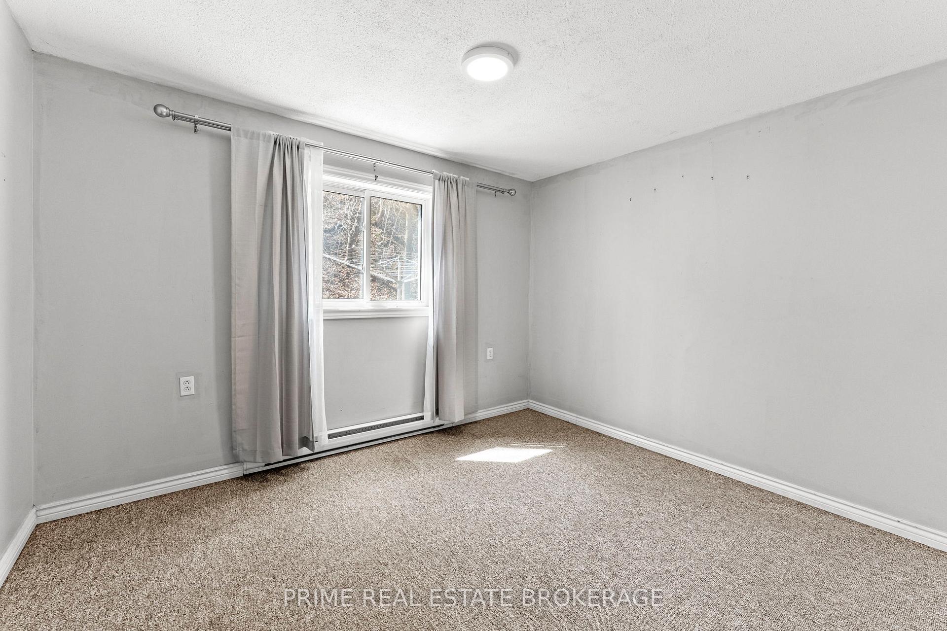 Photo 11 of 412 Ross Street, Huron-Kinloss — HOMEH