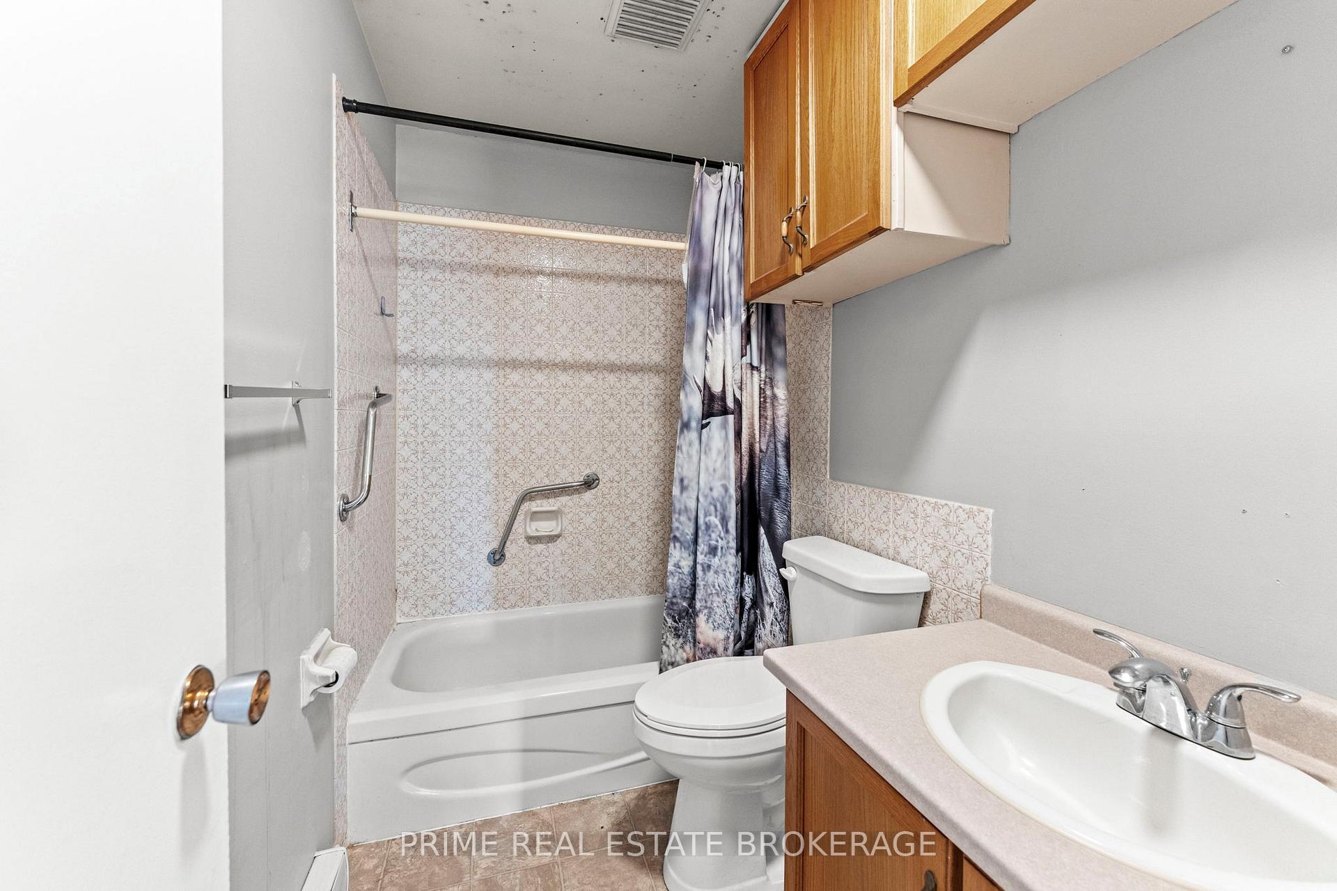 Photo 10 of 412 Ross Street, Huron-Kinloss — HOMEH