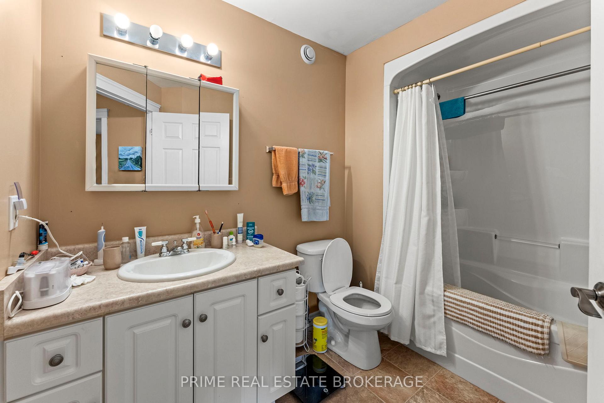 Photo 17 of 412 Ross Street, Huron-Kinloss — HOMEH