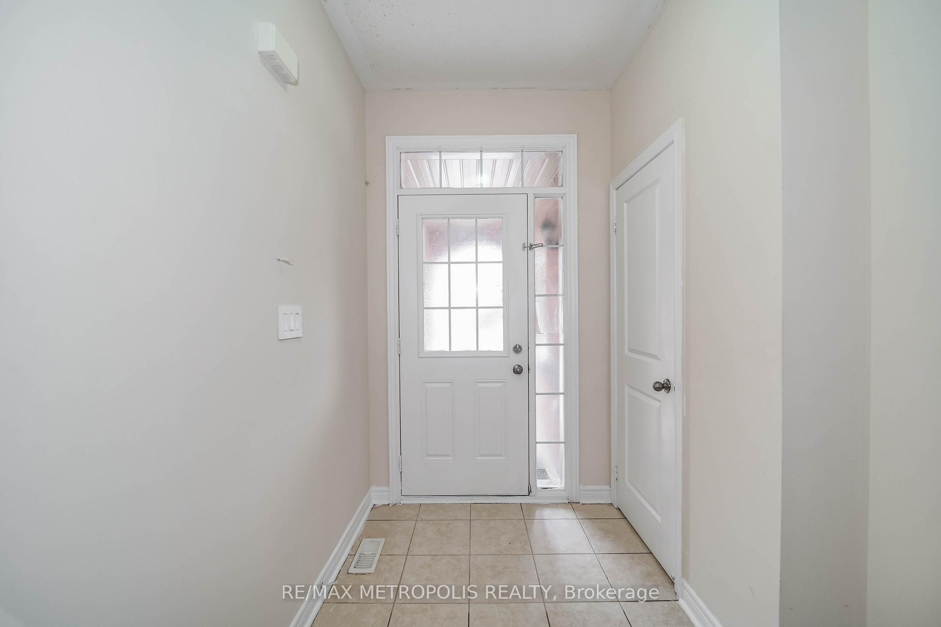 Photo 2 of 55 Pennycross Crescent, Brampton, Northwest Brampton — HOMEH