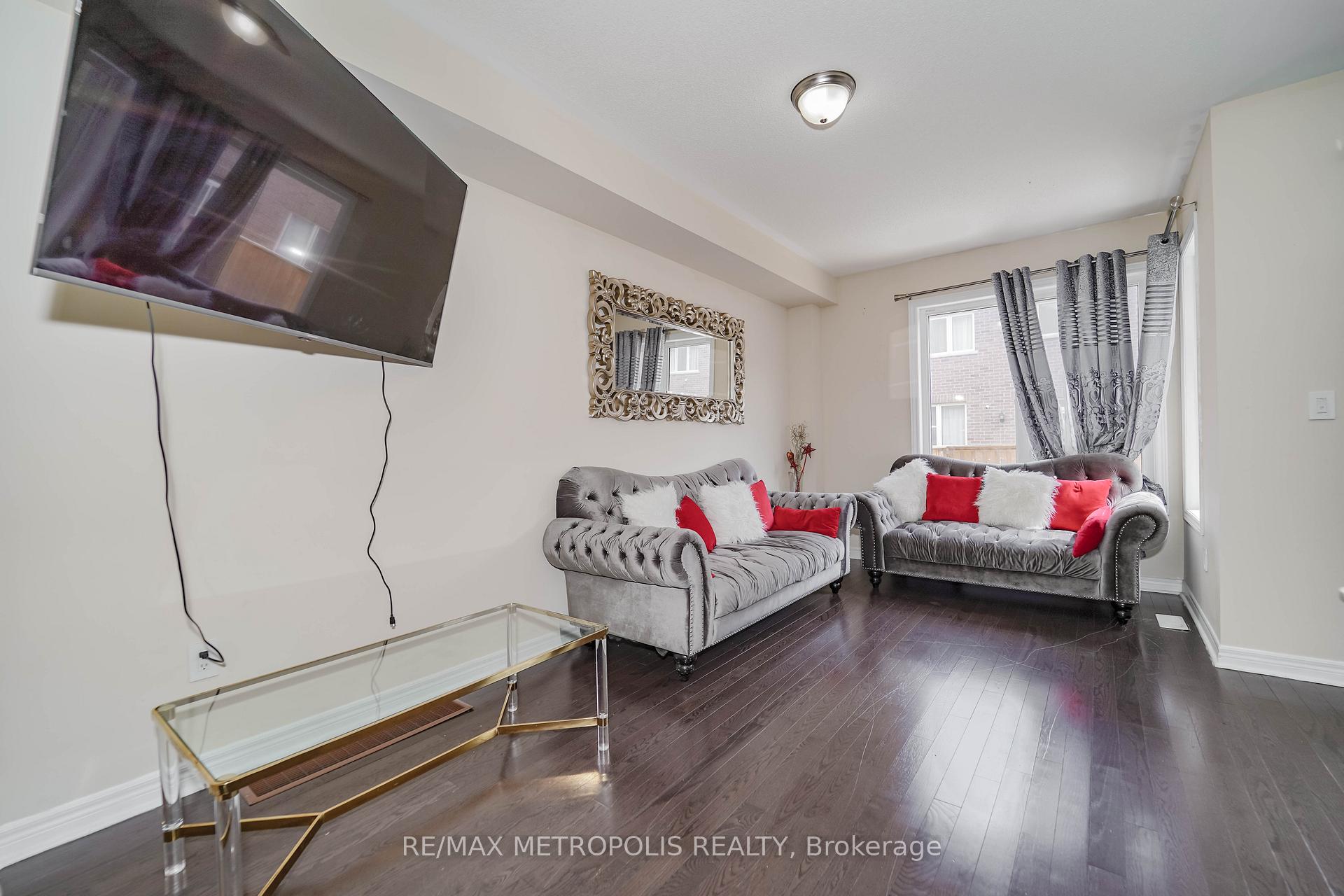 Photo 13 of 55 Pennycross Crescent, Brampton, Northwest Brampton — HOMEH