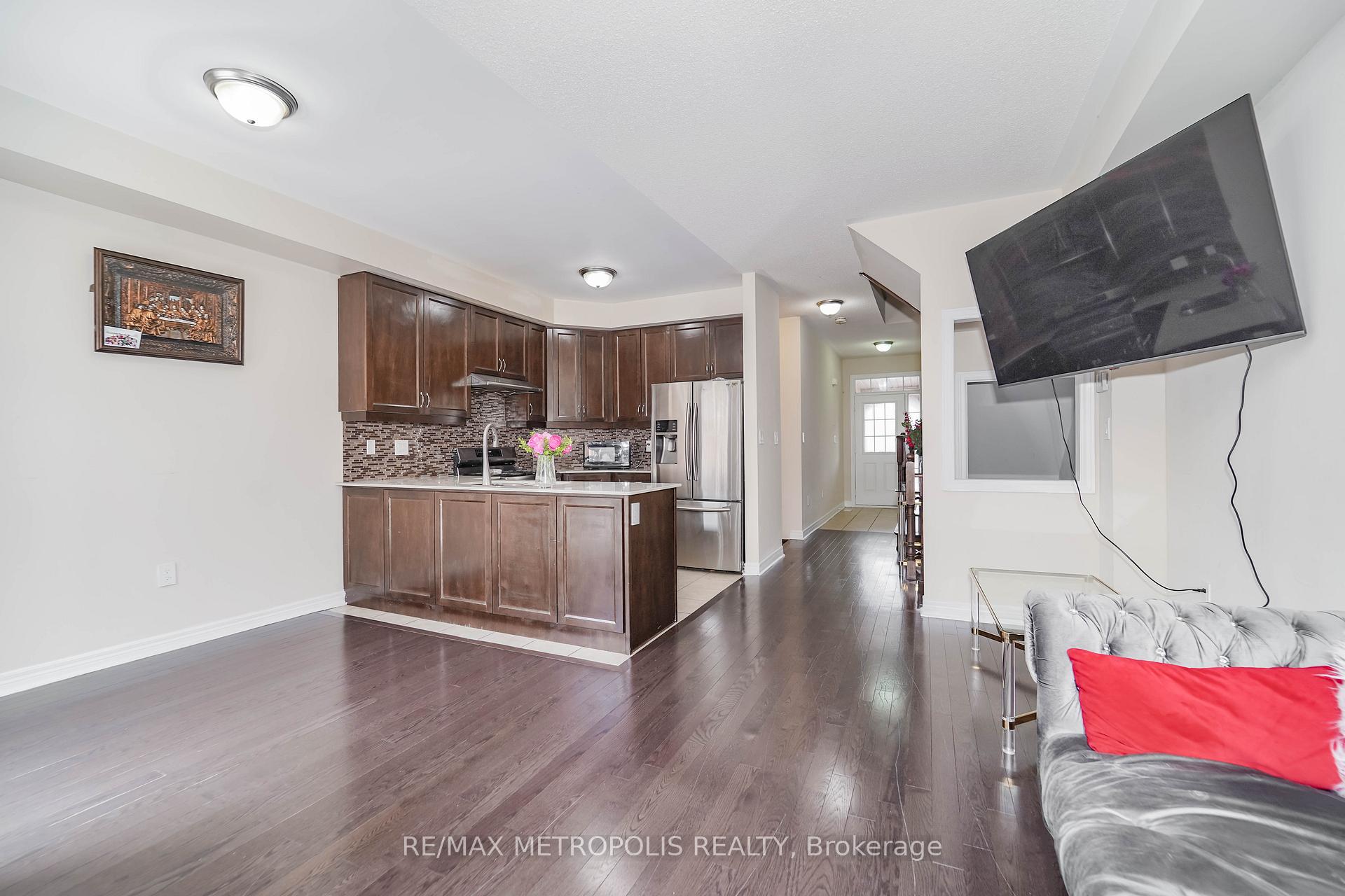 Photo 8 of 55 Pennycross Crescent, Brampton, Northwest Brampton — HOMEH