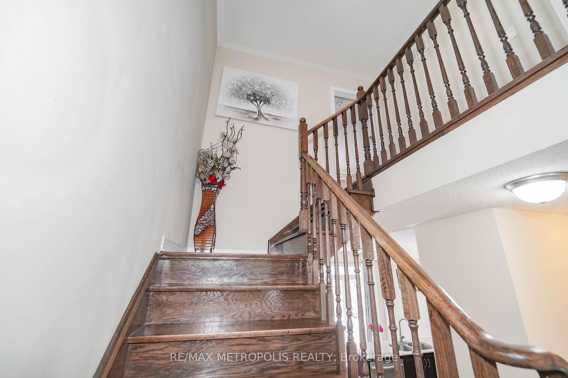 Photo 20 of 55 Pennycross Crescent, Brampton, Northwest Brampton — HOMEH