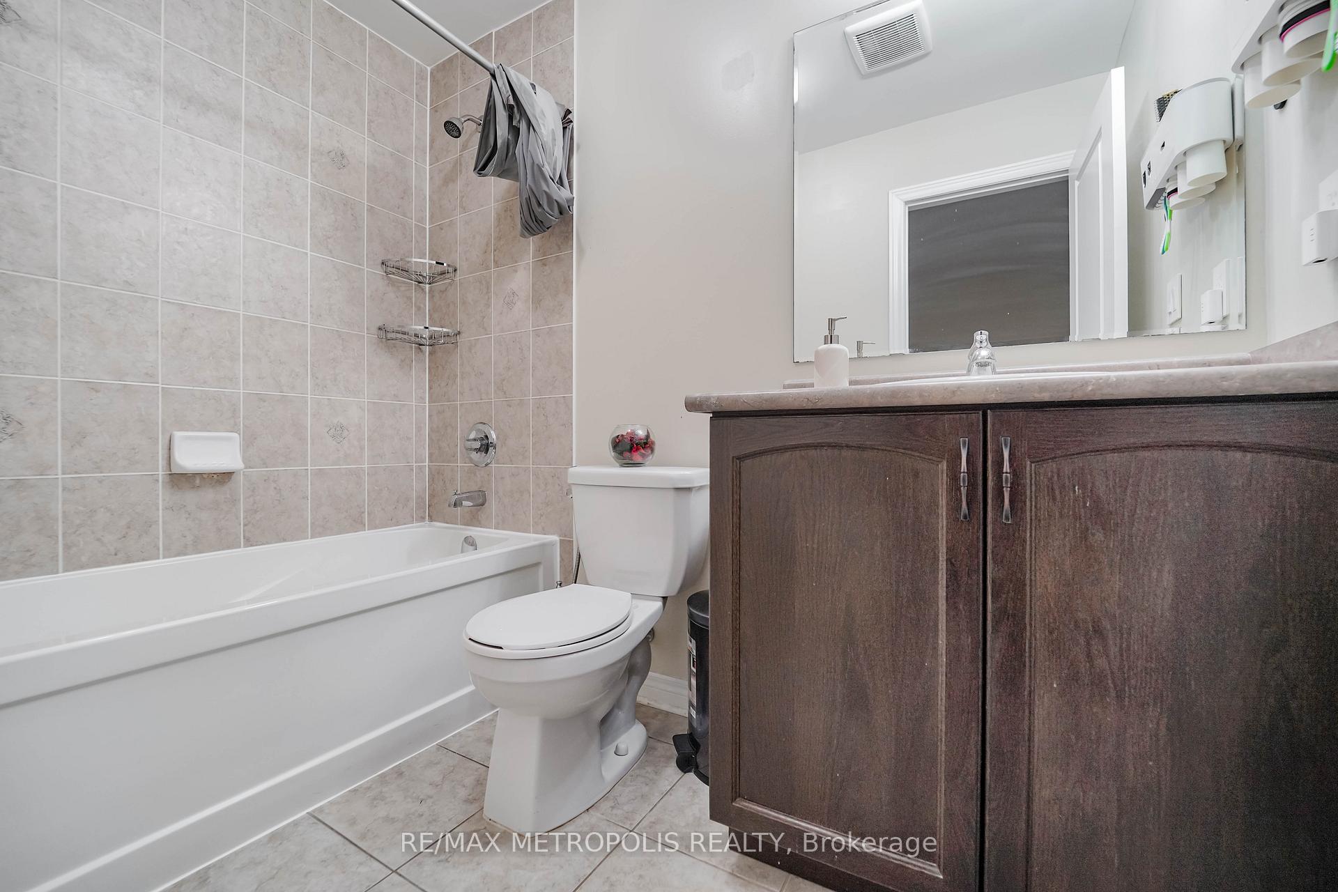 Photo 37 of 55 Pennycross Crescent, Brampton, Northwest Brampton — HOMEH
