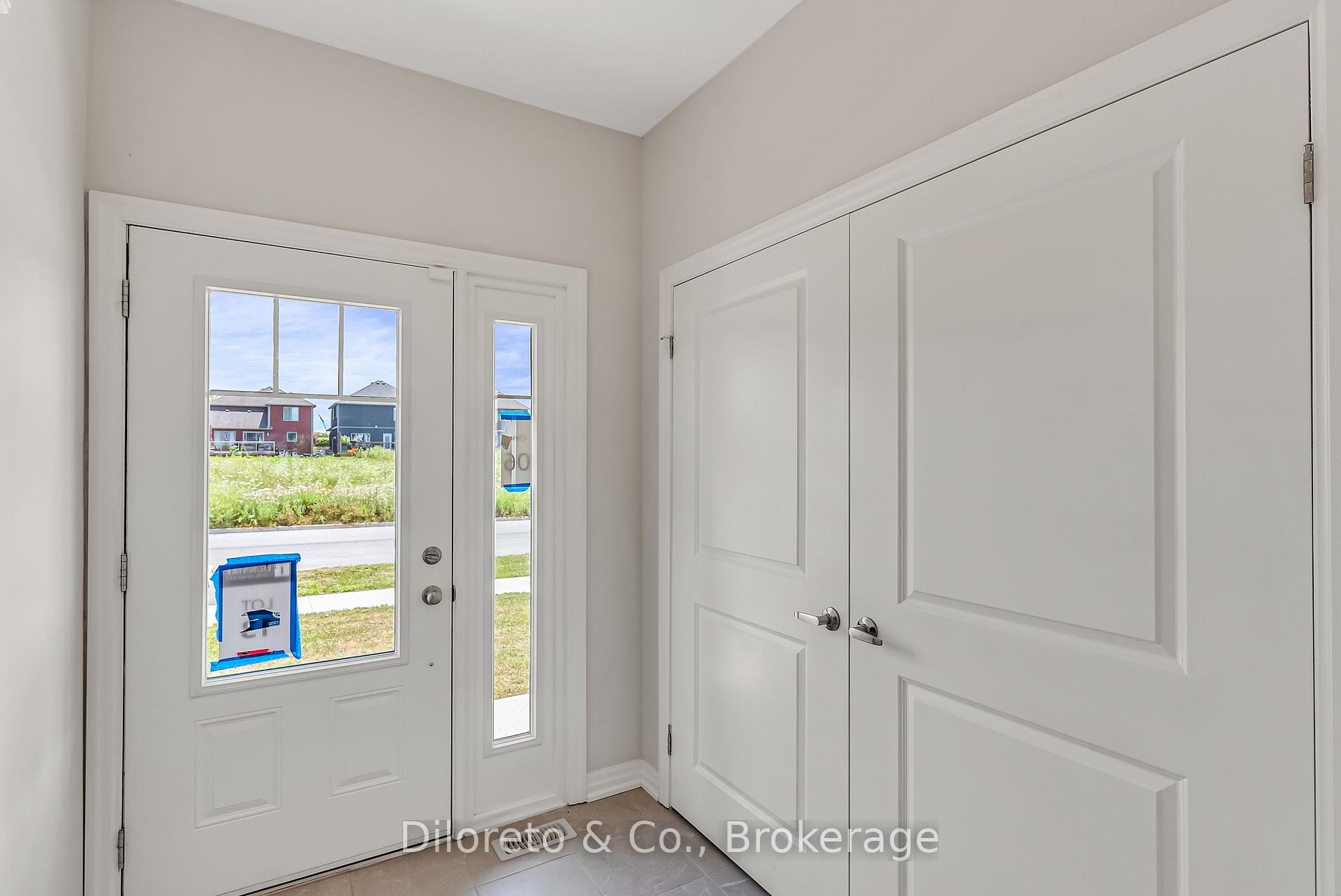 Photo 4 of 6 Bromley Drive, St. Catharines, Port Weller — HOMEH