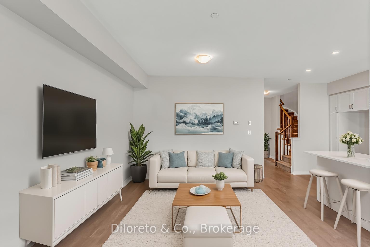 Photo 2 of 6 Bromley Drive, St. Catharines, Port Weller — HOMEH